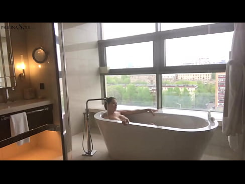 ❤️ Une énorme nana se branlant passionnément la chatte dans la salle de bains Vidéo anal at fr.pornodil.ru ❤